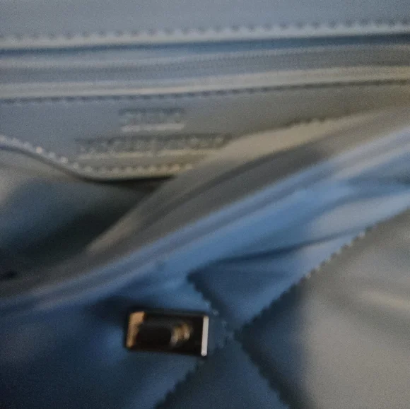 Badgley Mischka Quilted Light Blue Gold Chain Shoulder Bag NWT - Picture 4 of 9